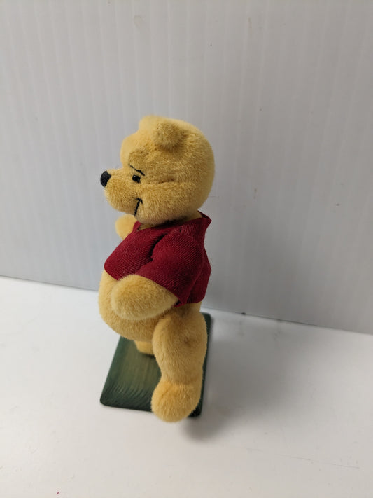 Winnie the Pooh by Kathryn Riley 1998 WDWC image 1