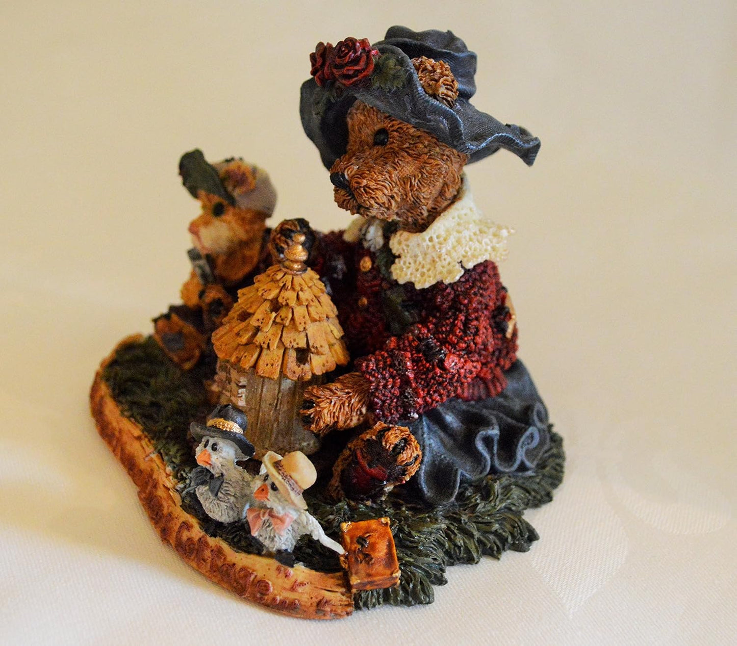Boyds Bear Resin Ms. Berriweather's Cottage F. o. B Member Figurine 01998-41 image 5
