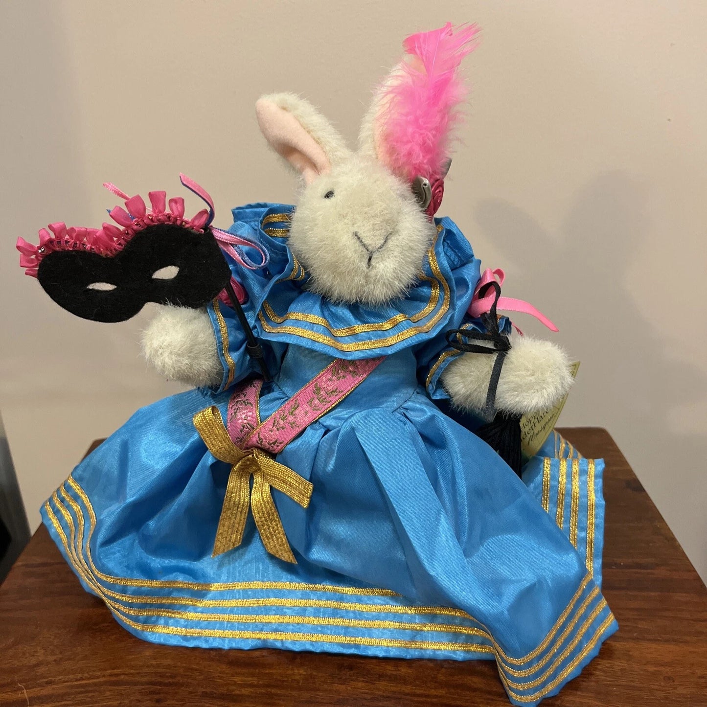 North American Bal Masque Hoppy Vanderhare Dressed image 4