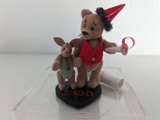 Pooh and Piglet by Lisa Lloyd 2000 Disney Bear & Doll Convention image 0