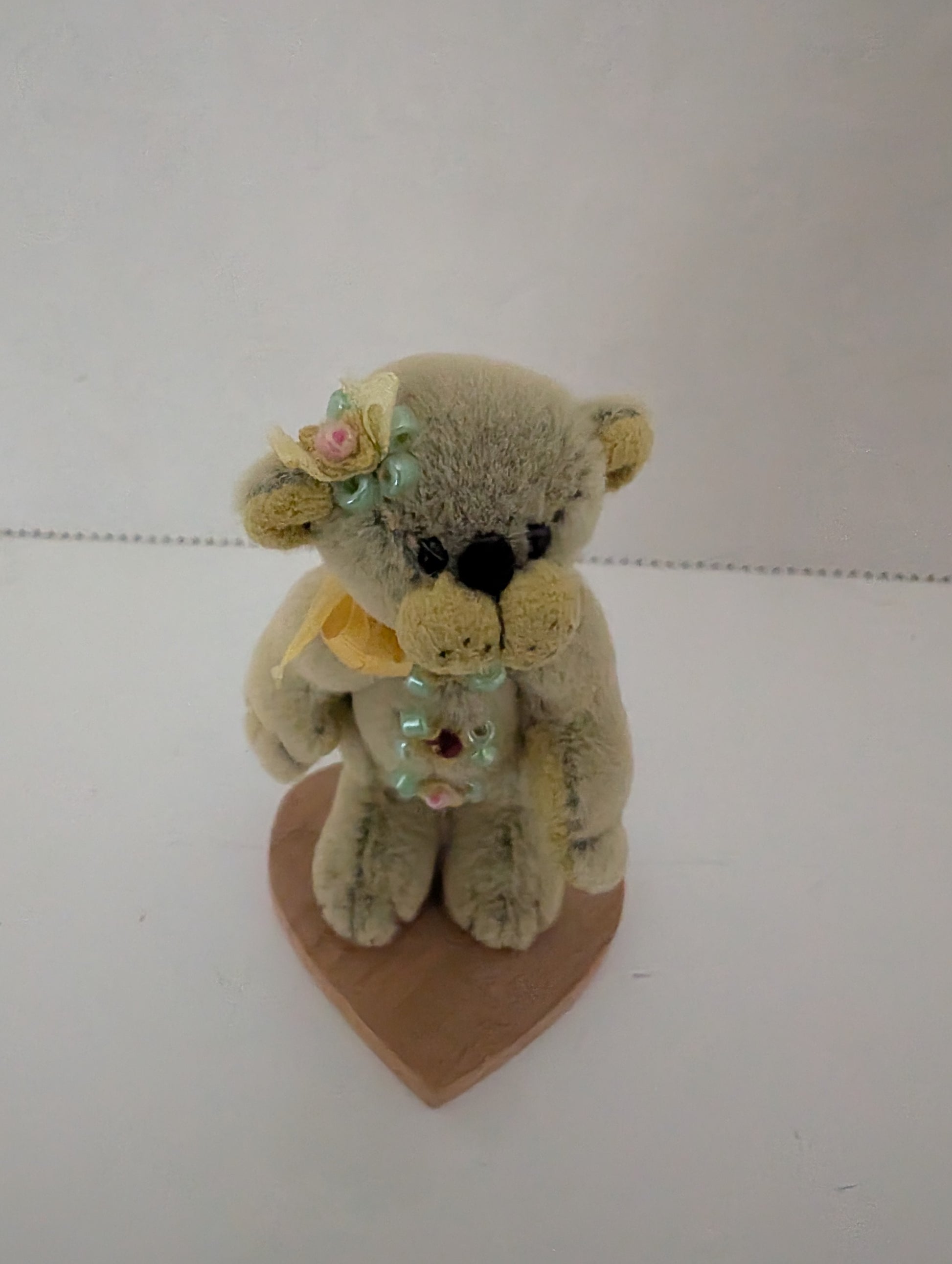 Little Gems Designed by Carrie Attwood "Daisy" image 4