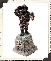 Boyds Village Accessories Bearly Built Villages Wild Bear HicUp Monument 19801 image 0