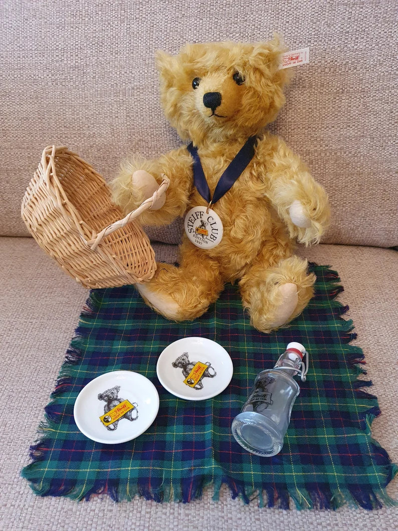 Steiff Picknick Bar Club 1997 LE Mohair Bear #420108 image 1