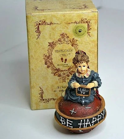 Boyds Ornament Dollstone Michelle  Reading is Fun 25855 image 0