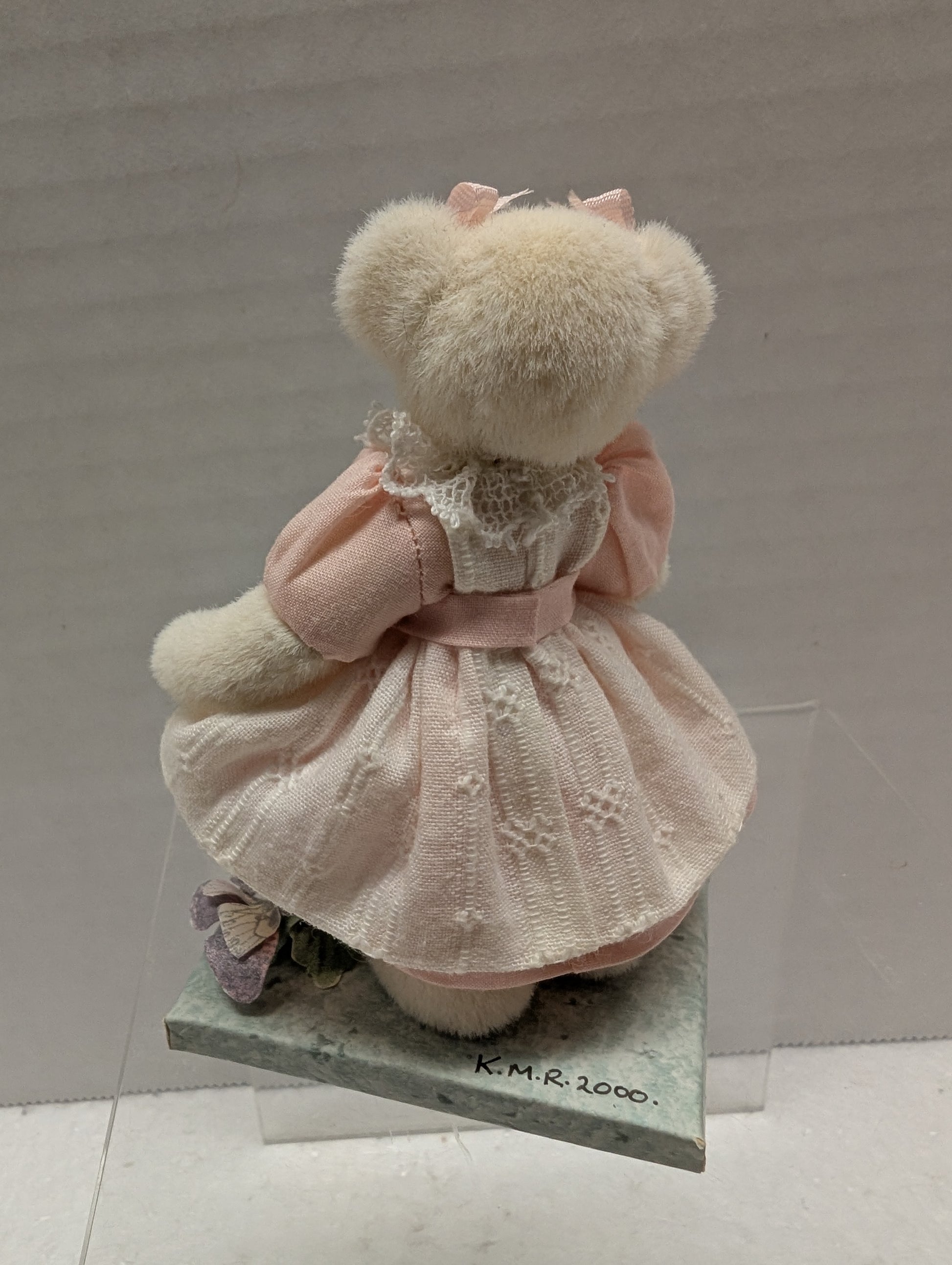 Kathryn Riley Artist Bear " A Little Act of Kindness" image 5