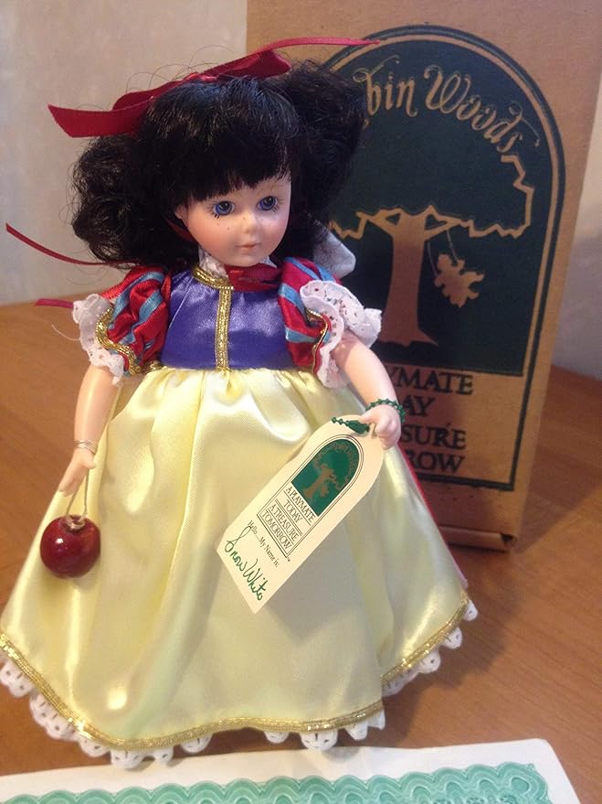 Robin Woods Snow White 26762 8" image 2