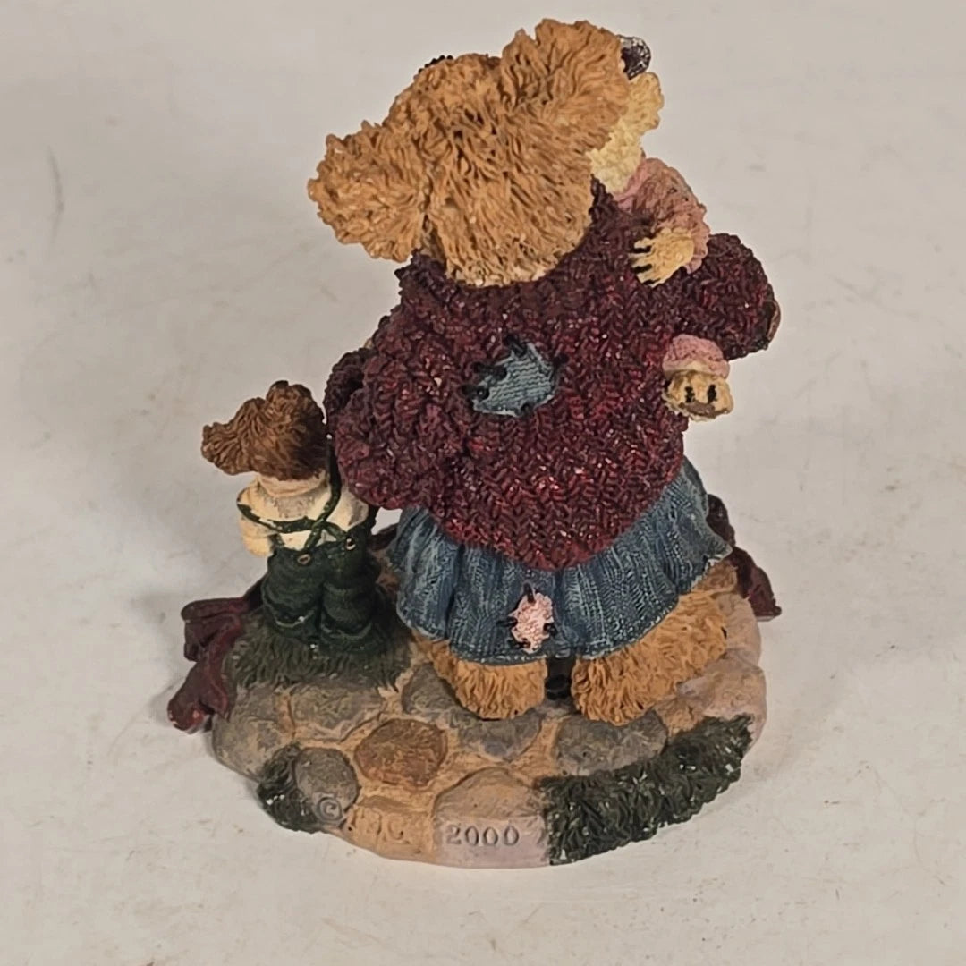 Boyds Bear Resin Mother Macabeary w.Krista & Cody  227737 image 3
