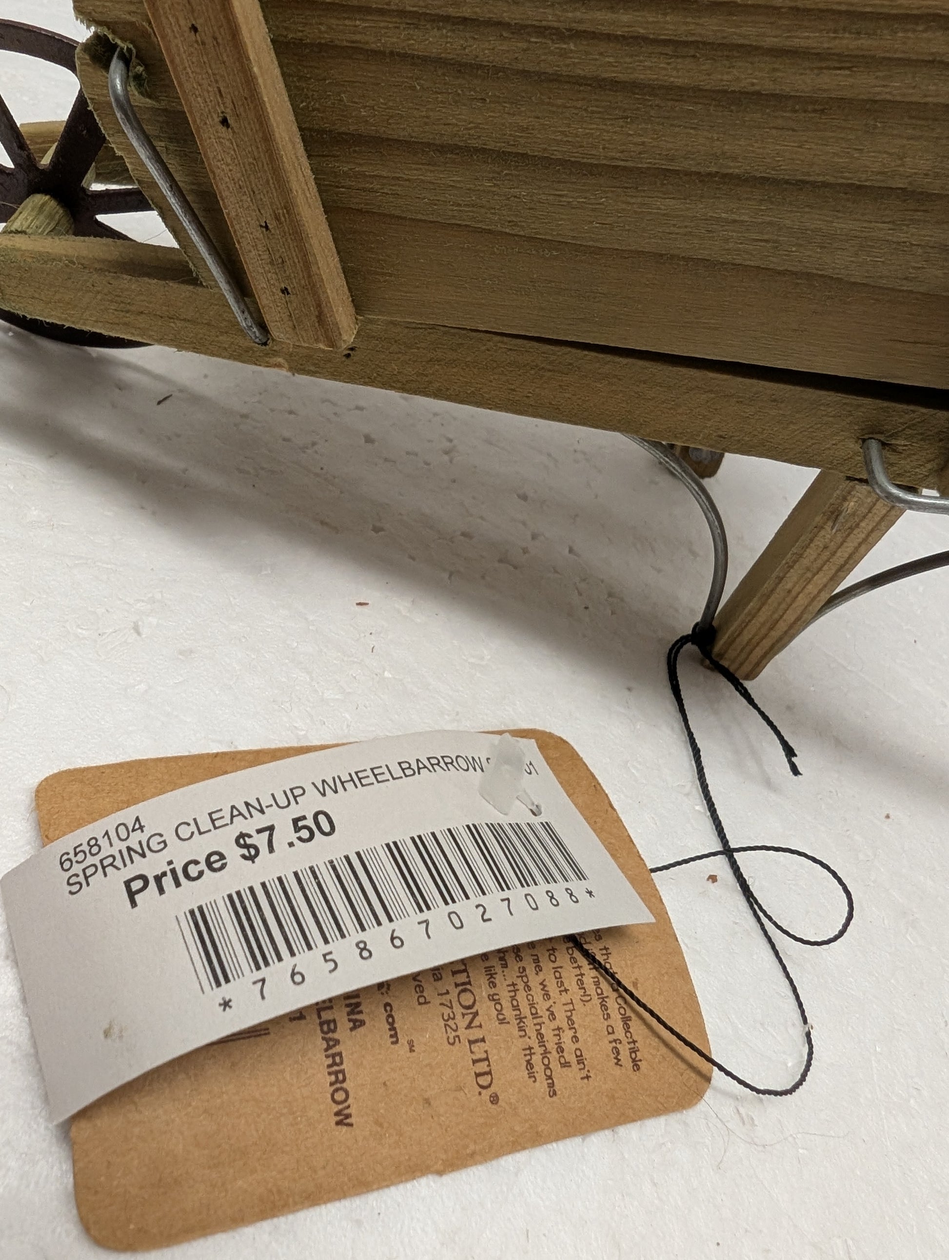 Boyds Accessory Spring Clean Up Wheel Barrow image 4