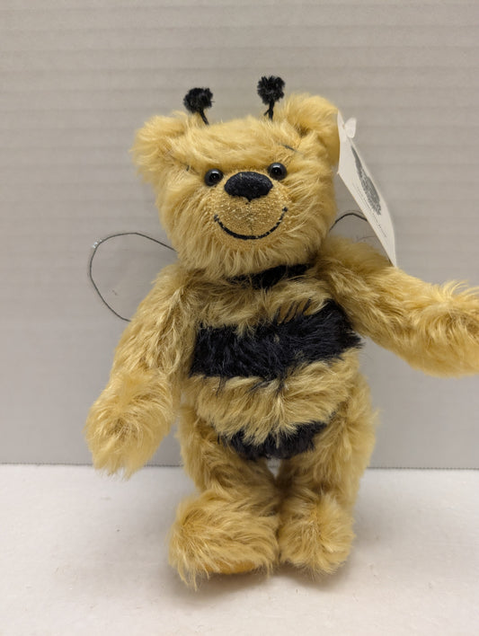 Happy Tymes - Bev White Pooh Bee Dreamin' 7" 1997 image 0
