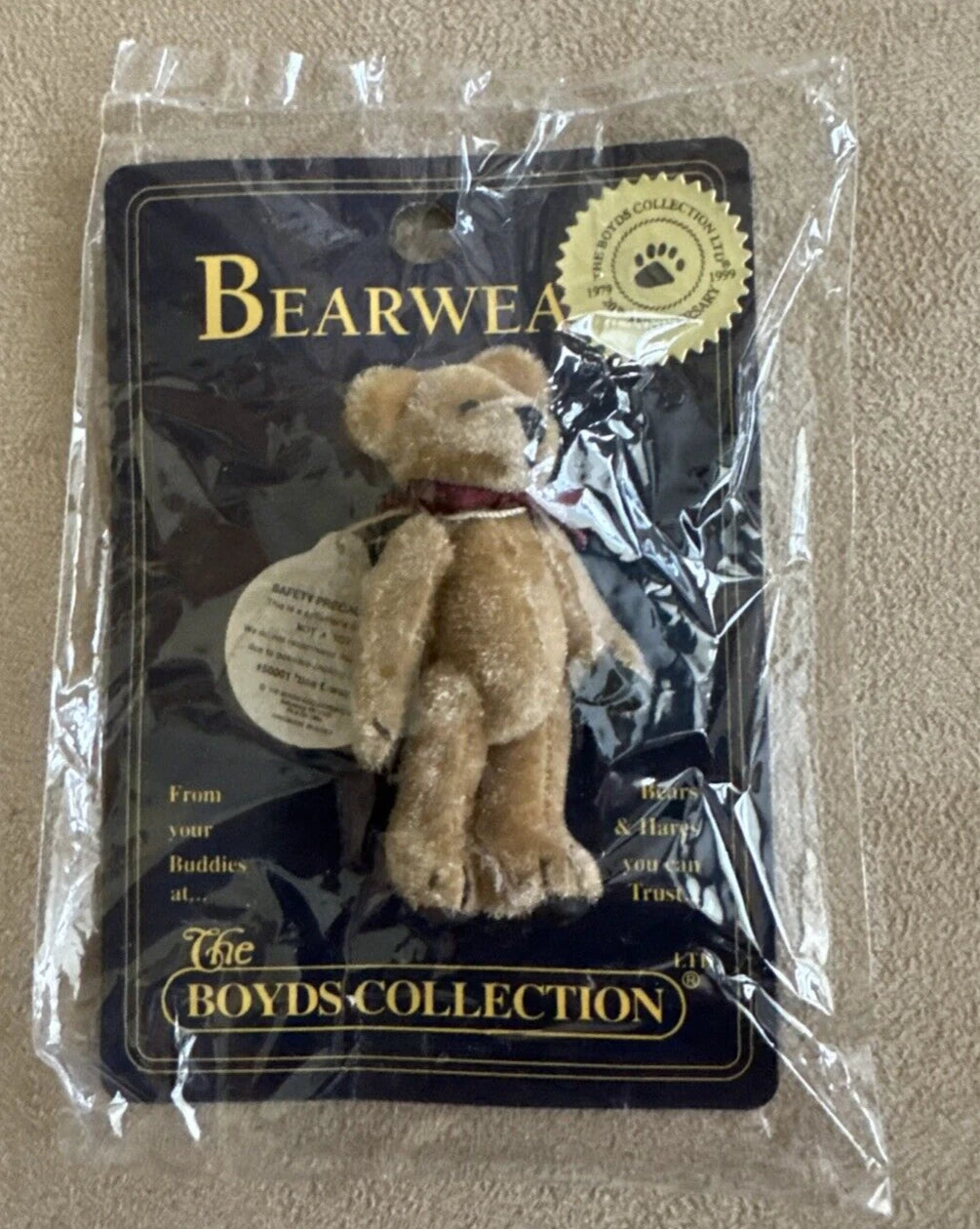 Boyds Pin Bearwear Tina F. WUZZIE Tan Fabric Pin  50001. image 2
