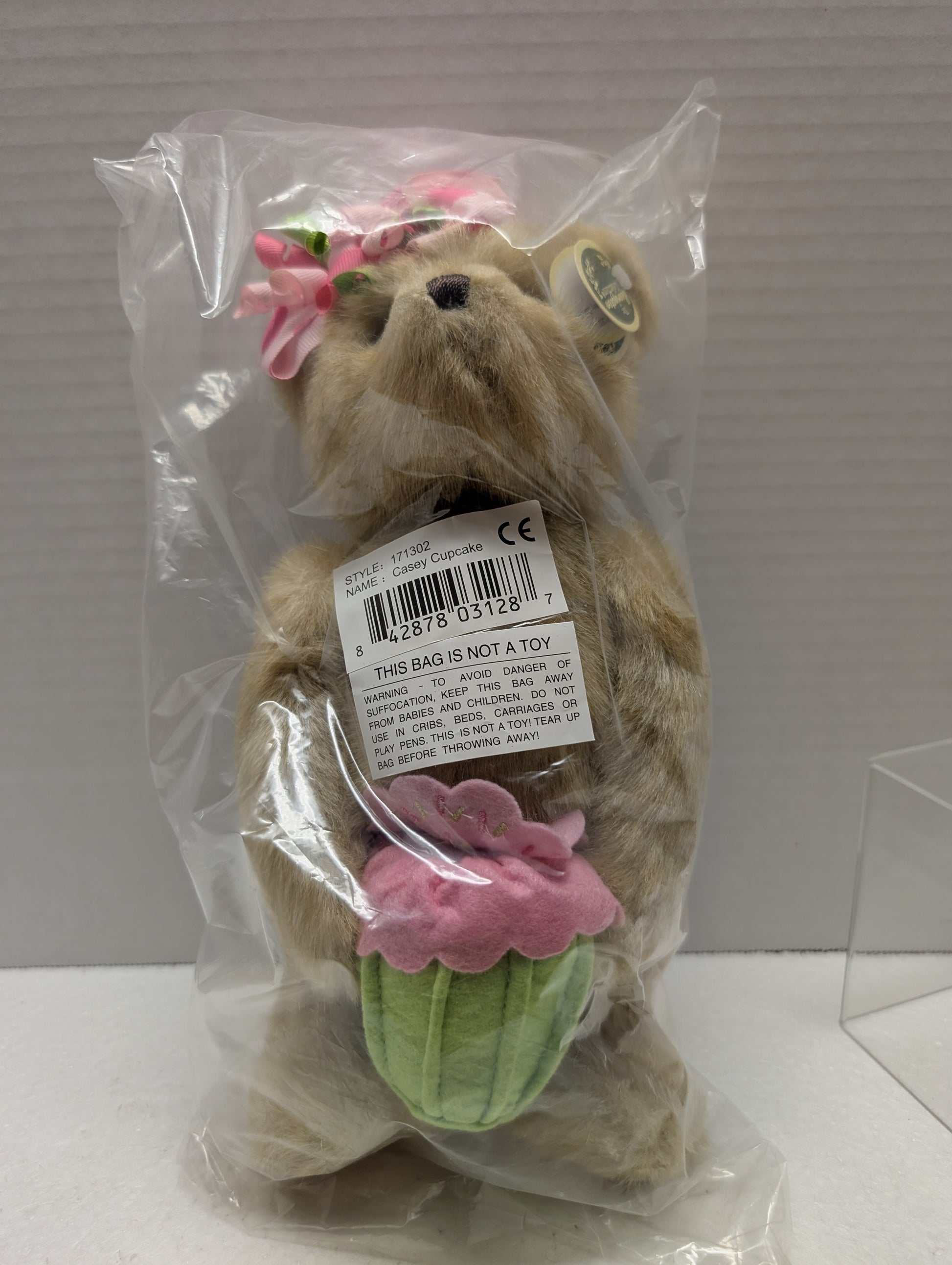 Bearington Collection Casey Cupcake 171302 image 0