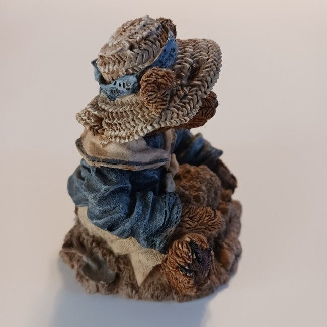 Boyds Bear Resin Wilson at the Beach #20206 Making sand Castle image 4