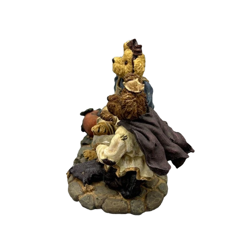 Boyds Bear Resin Cindyrella and Prince Charming. If The Shoe Fits 2454 image 2
