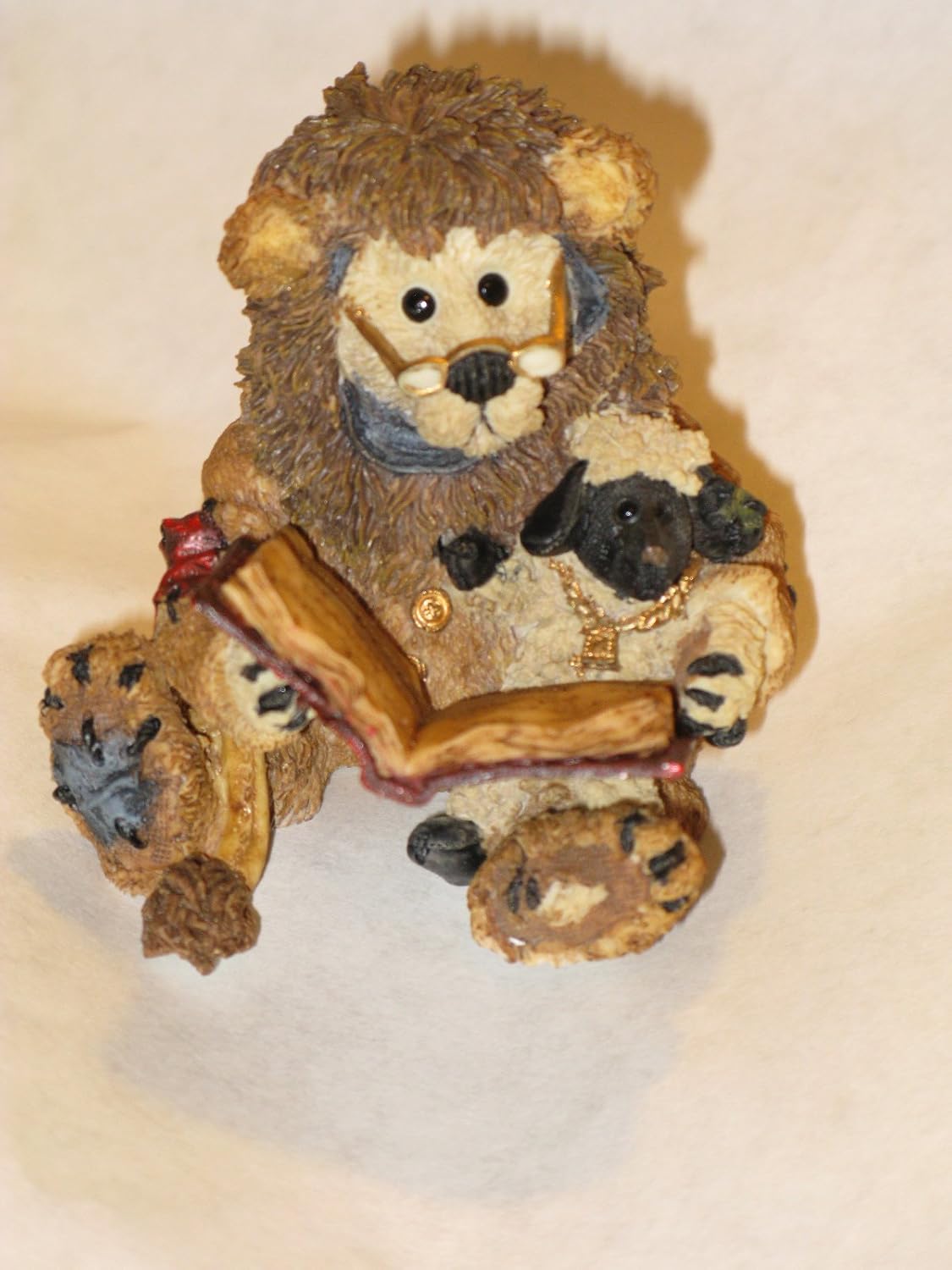 Boyds Bear Resin Noah Collection Caledonia as The Narrator  Style # 2412 image 2