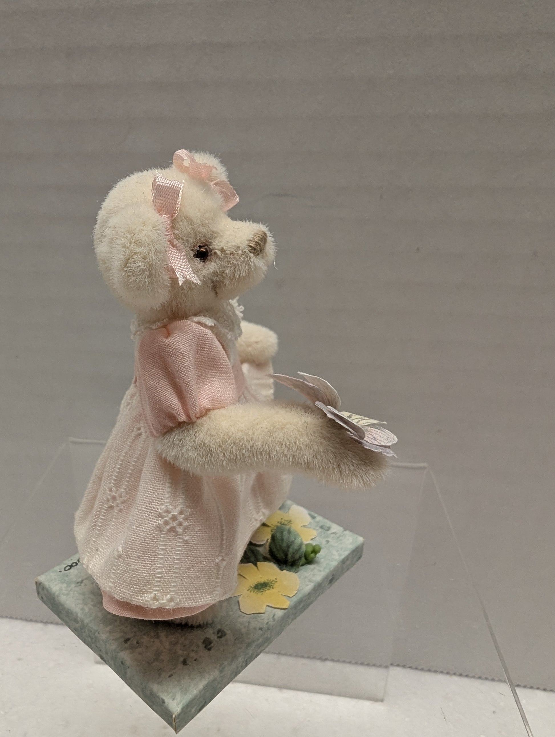 Kathryn Riley Artist Bear " A Little Act of Kindness" image 4