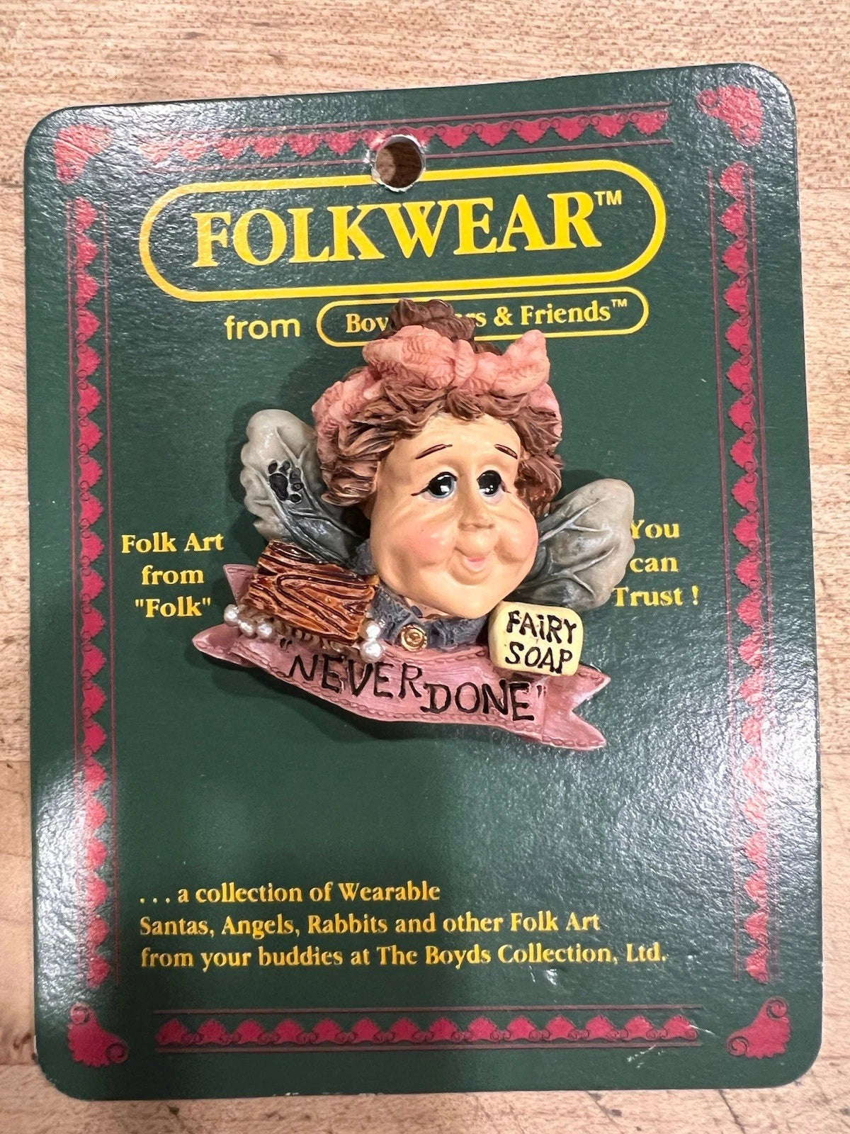 Boyds Pin Folkwear Immaculata  Scrub a Dub 26422 image 1