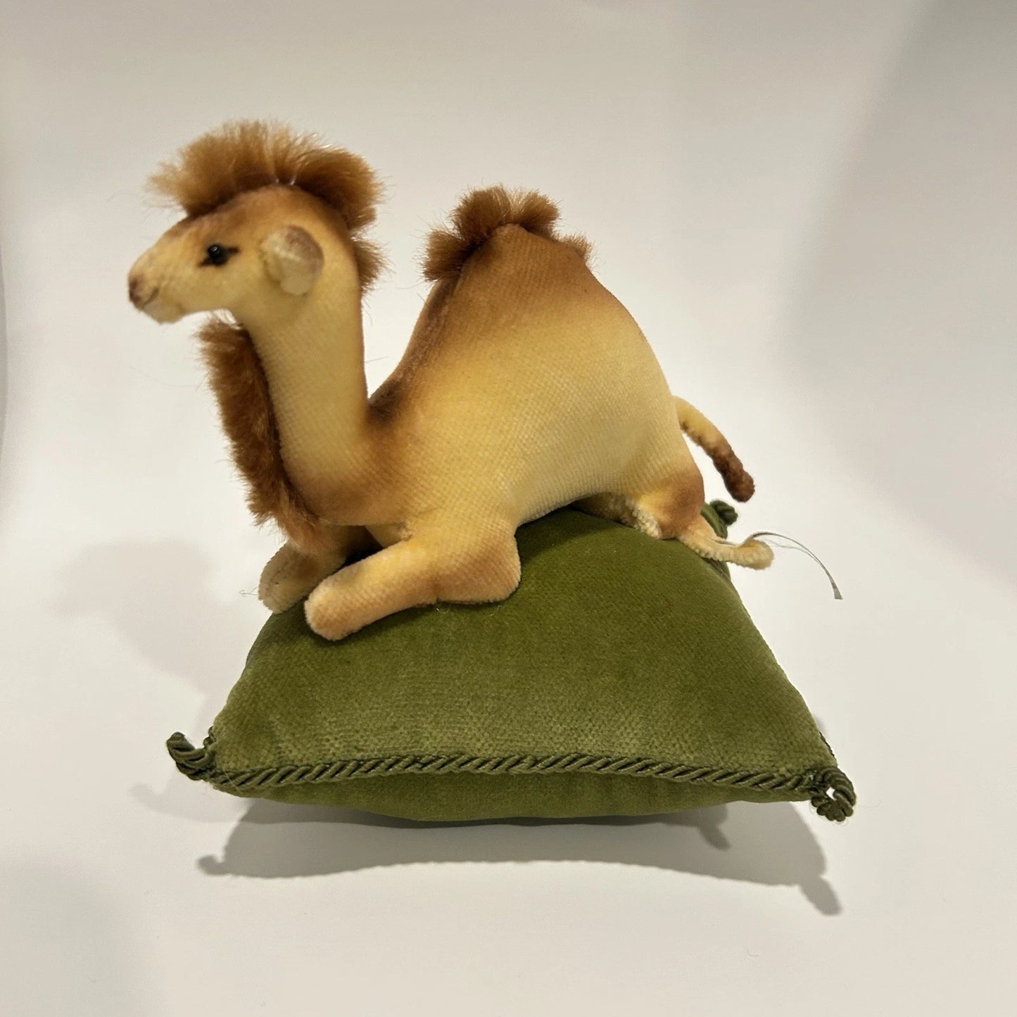 Steiff Club Camel Pin Cushion 420474 image 0