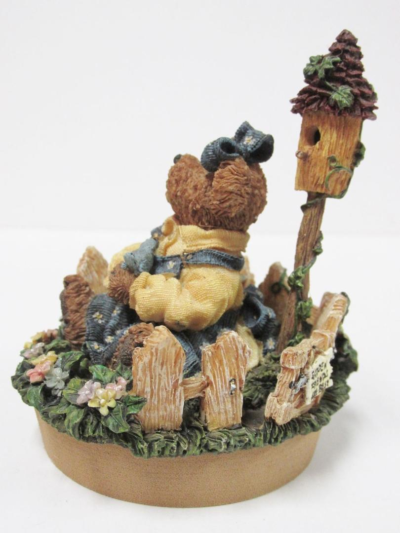 Boyds Candletopper Carolyn  Backyard Friends Are Best 651218-1 image 2