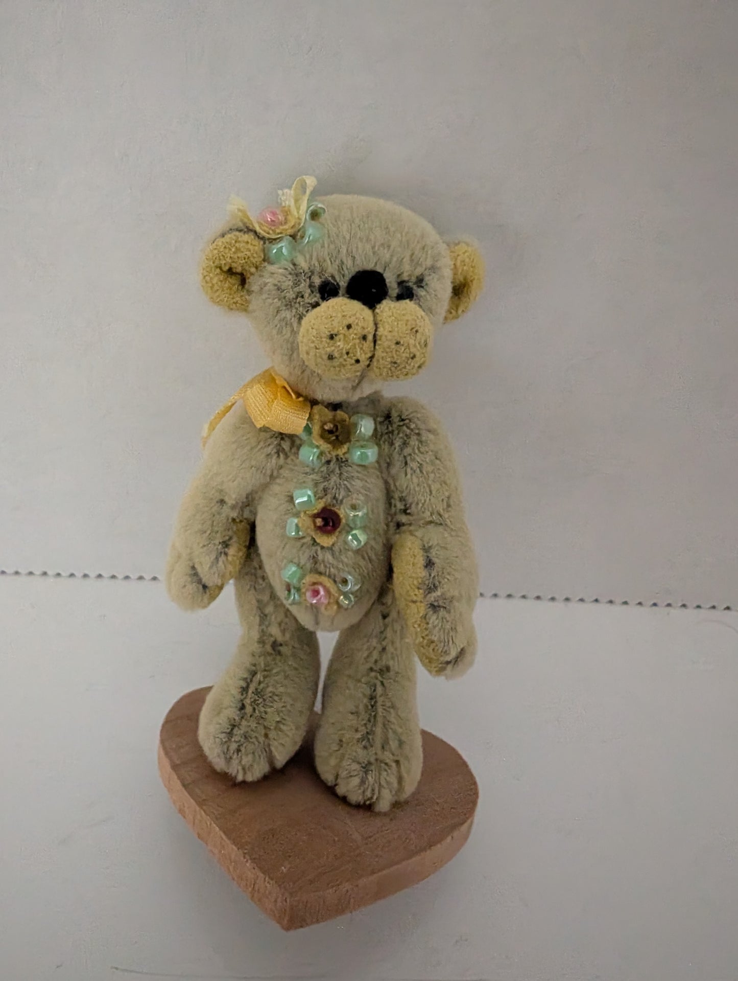 Little Gems Designed by Carrie Attwood "Daisy" image 6