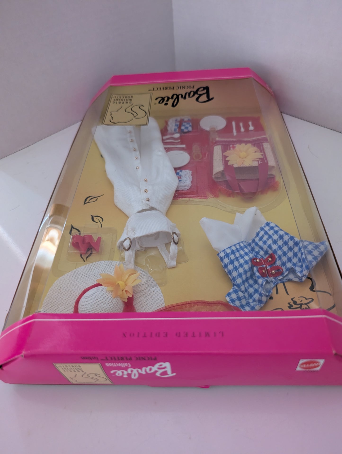 Barbie Picnic Perfect Outfit. 16077 image 3