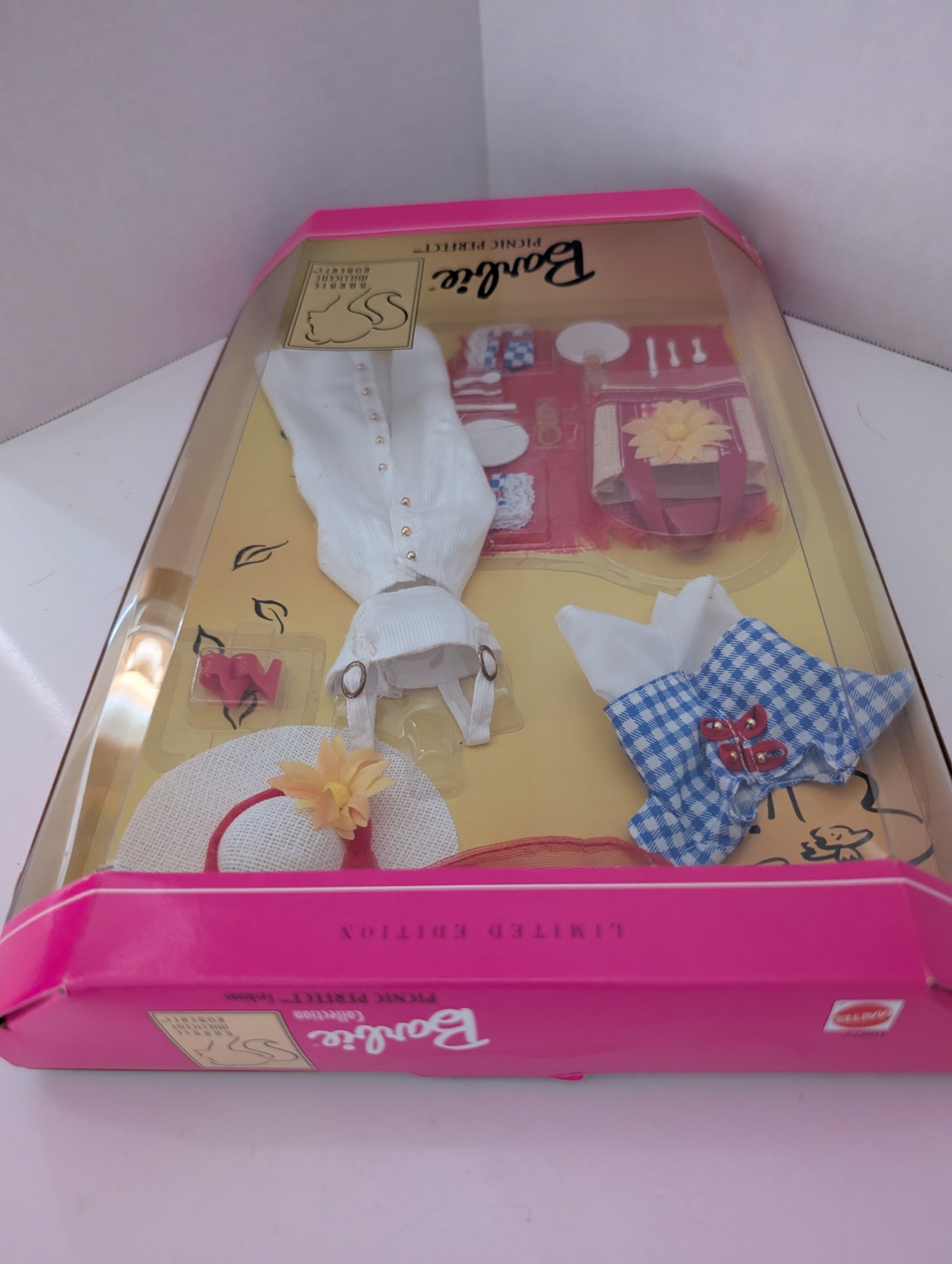 Barbie Picnic Perfect Outfit. 16077 image 3