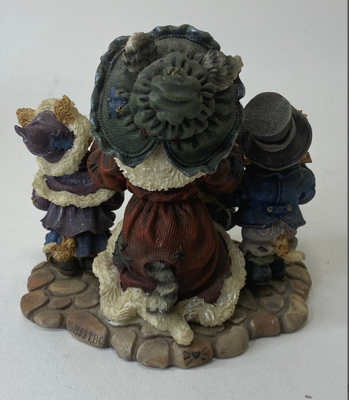 Boyds Purrstone Mrs. Fezziwig with Marley, Bob & Caroline Caterwauling image 1