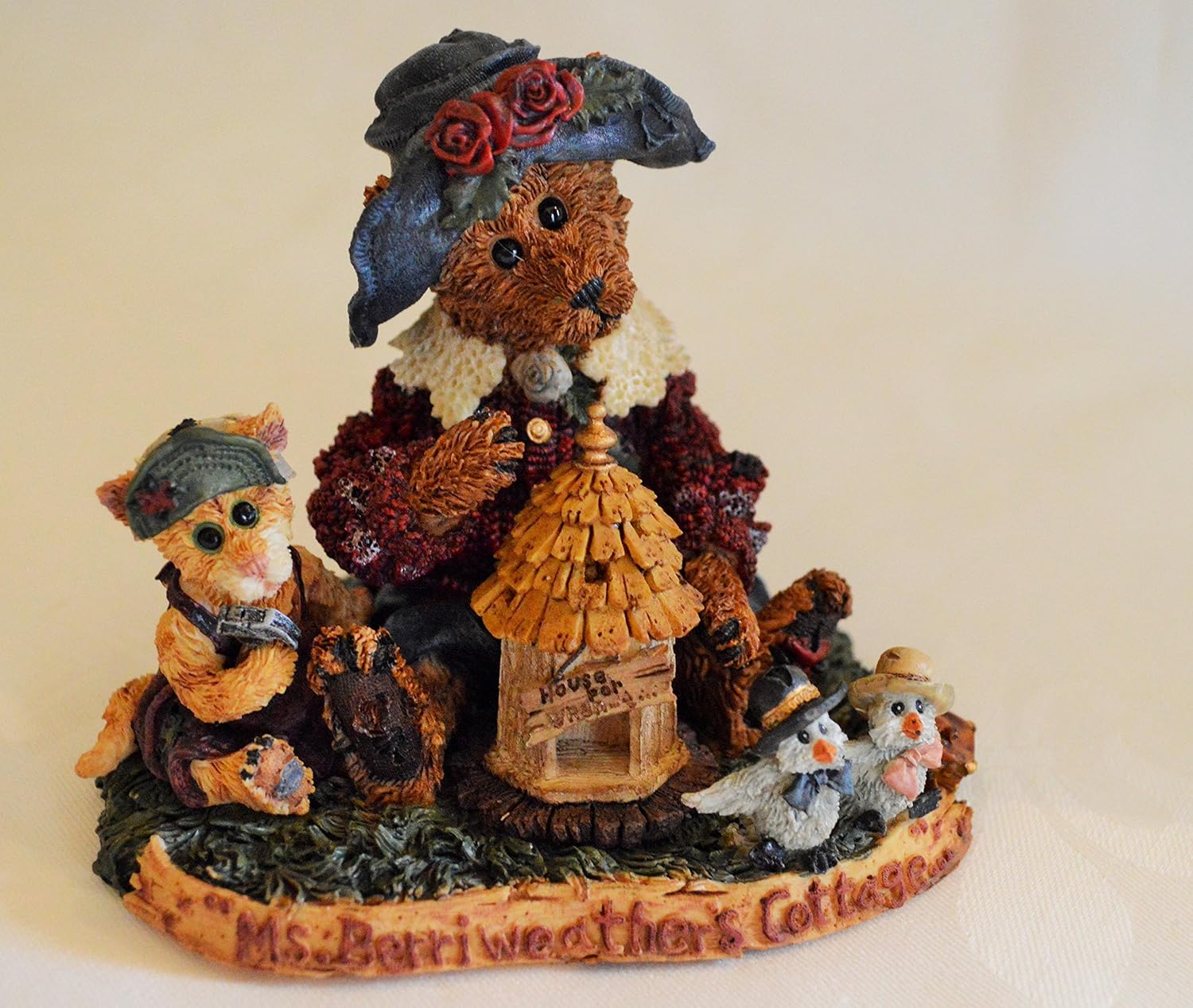 Boyds Bear Resin Ms. Berriweather's Cottage F. o. B Member Figurine 01998-41 image 1