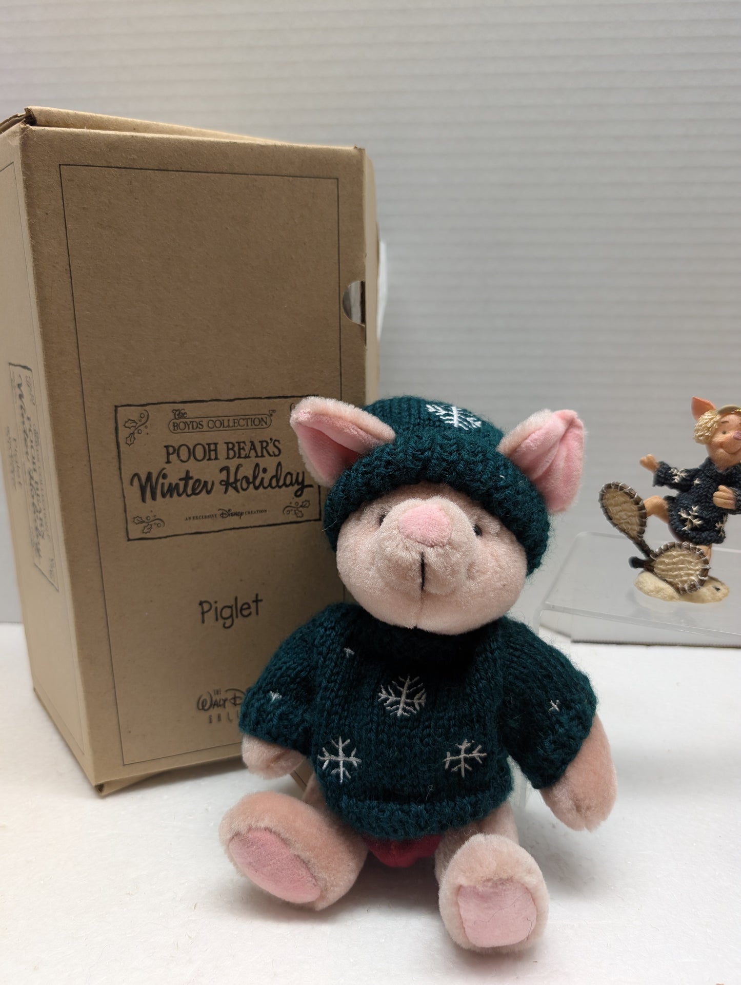 Boyds Pooh Bear's Winter Holiday Piglet with resin figurine 95973DS image 2