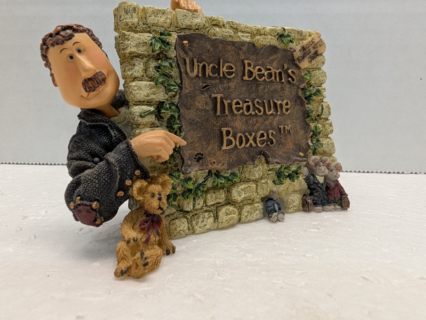 Boyds Treasure Box Uncle Bean & McNibble Gang  sign (approx: 4 x 2.5 inches) image 0