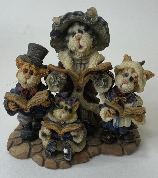 Boyds Purrstone Mrs. Fezziwig with Marley, Bob & Caroline Caterwauling image 0