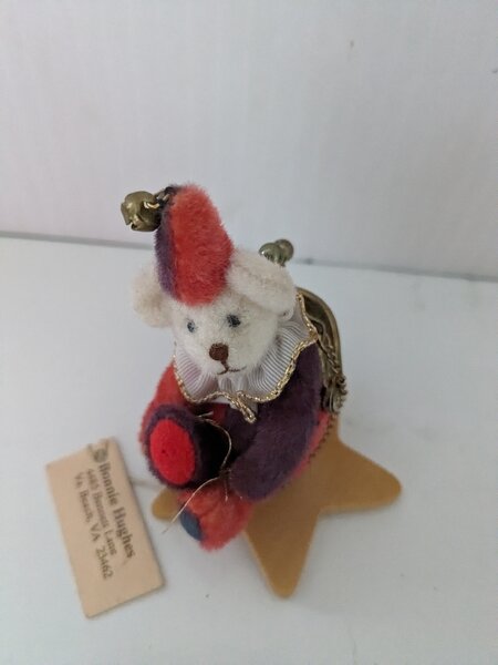 Wayne's Wishes by Bonnie Hughes Tiny Clown Clutch image 2