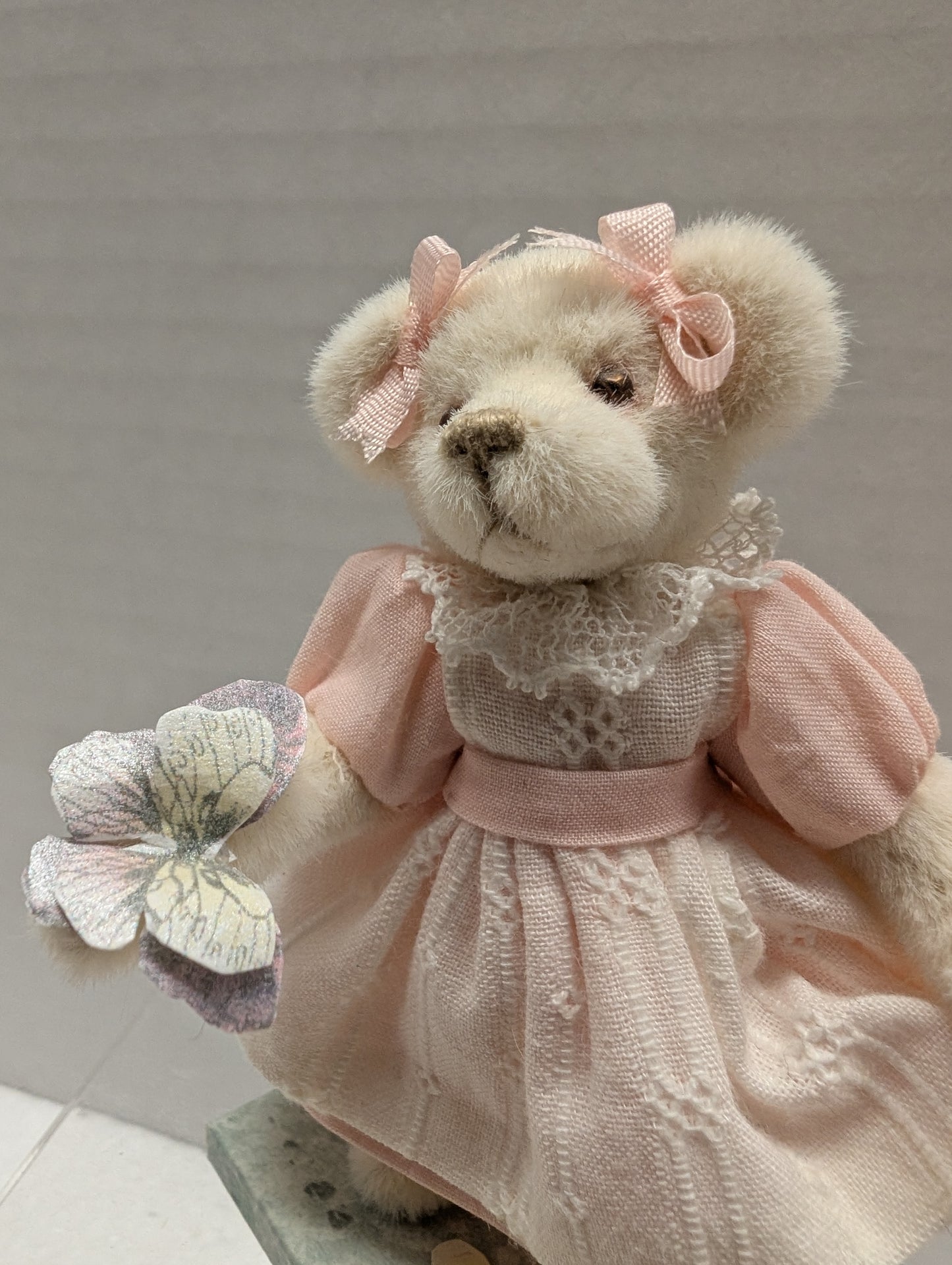 Kathryn Riley Artist Bear " A Little Act of Kindness" image 9