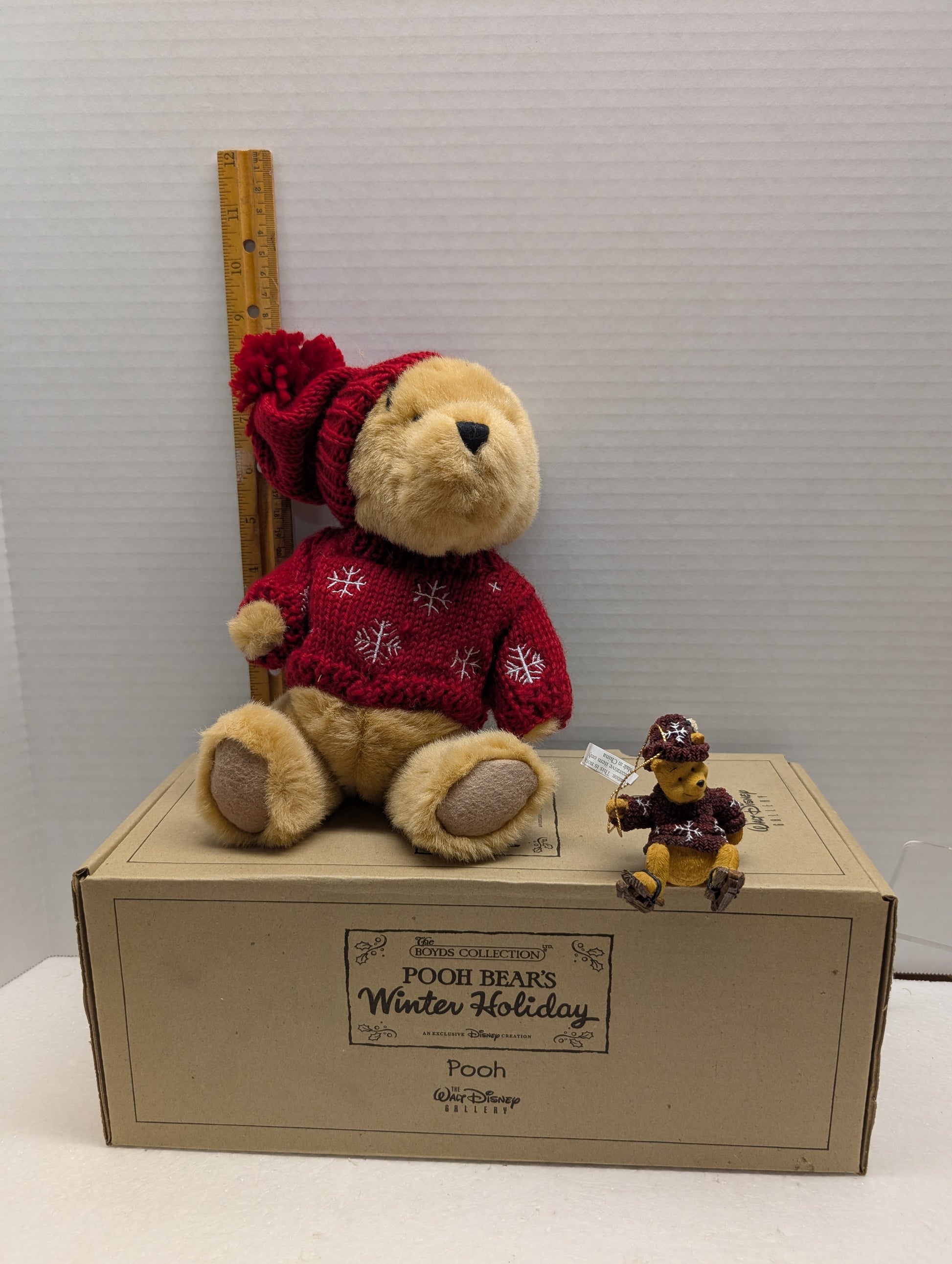Boyds Pooh Bear's Winter Holiday Pooh 95970DS image 2
