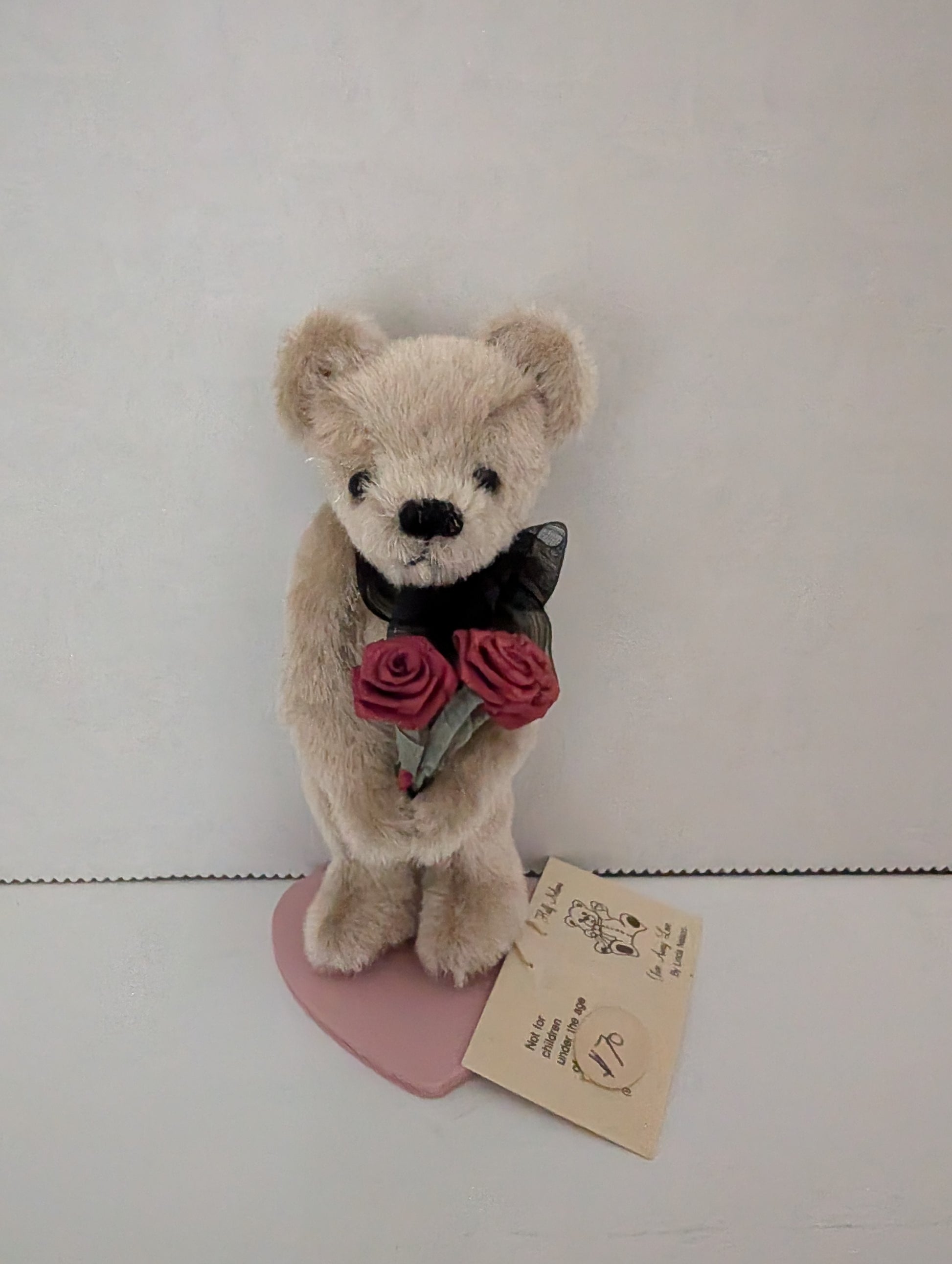 Linda Nelson of Half Nelsons Miniature Bear "First Date" image 0