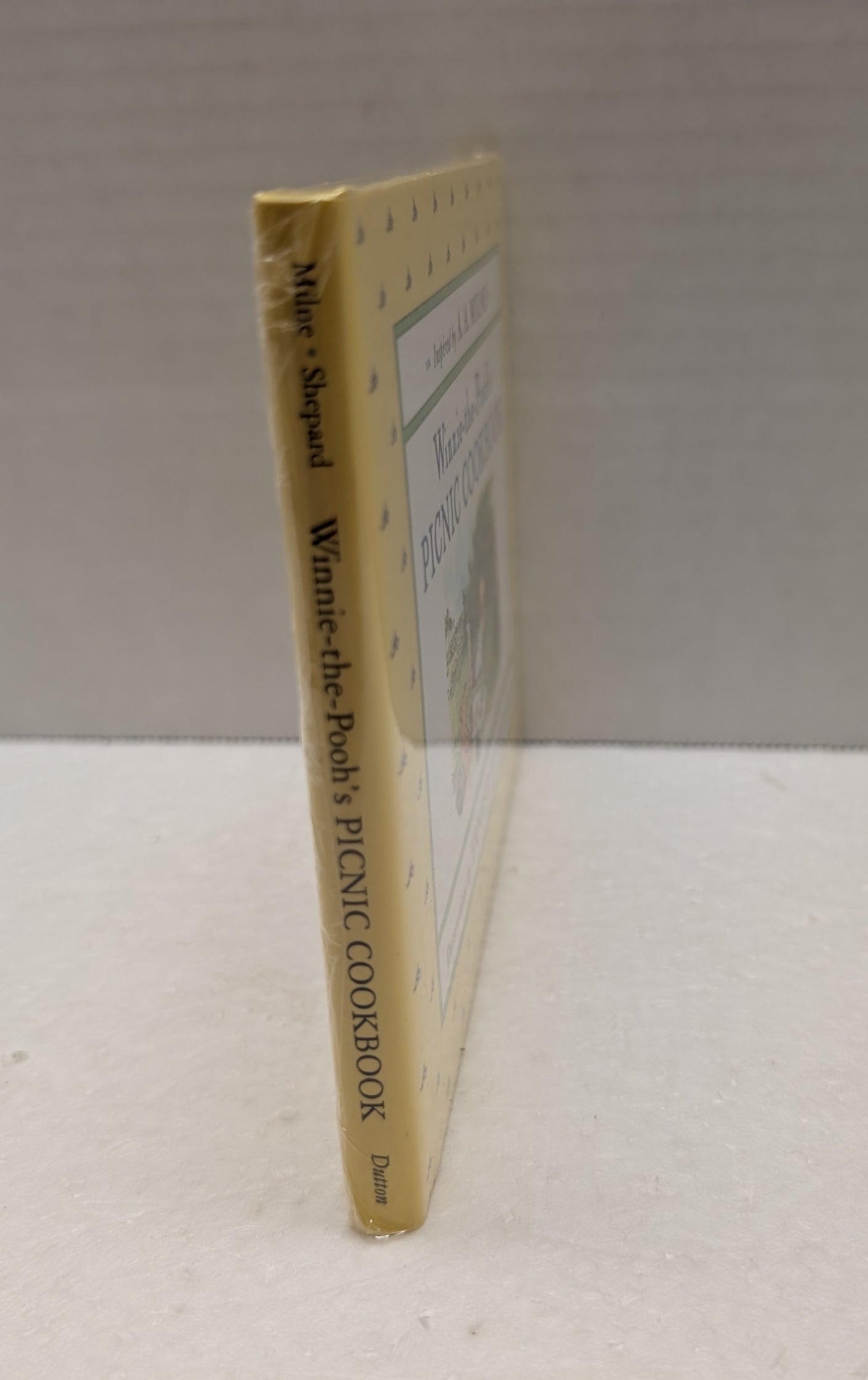 Book Winnie the Pooh's Picnic Cookbook Milne, A. A. image 2