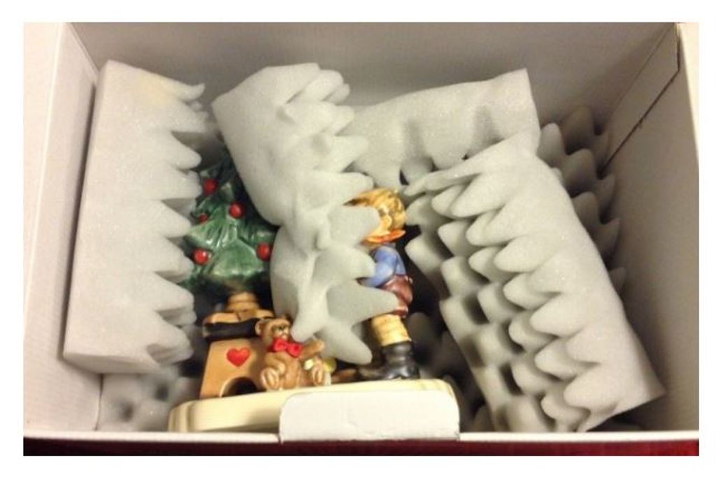 Steiff & Goebel Wonder of Christmas with Steiff Teddybear 1394 image 9