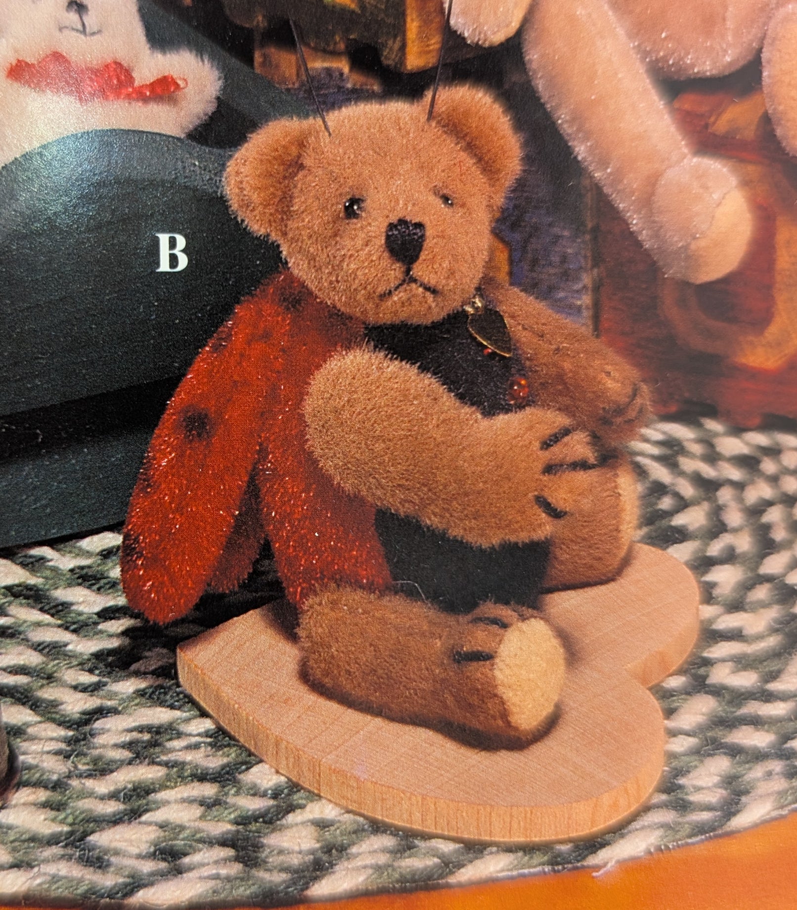 Ganz Cottage Miniatures LadyBug CC 7312 image 0