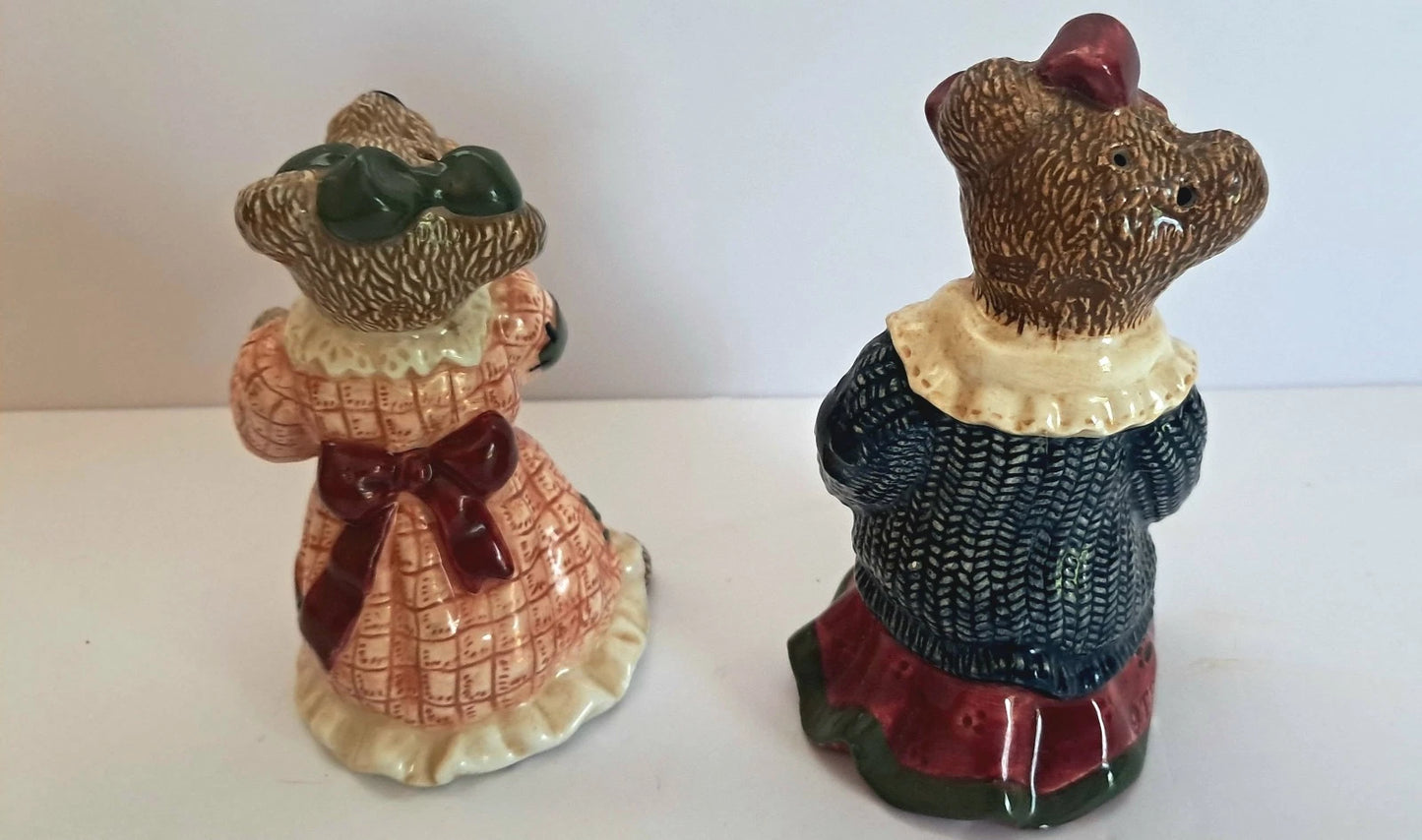 Boyds Accessories Bearware Louella & Hedda  Salt & Pepper Shakers 390021 image 3