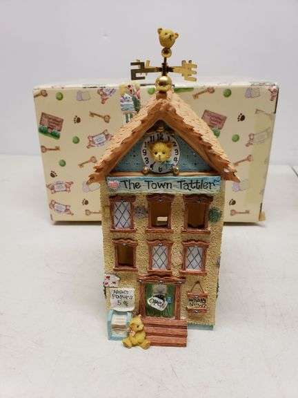 Cherished Teddies #CT953 Teddie Bear Town Tattler 1996 image 1