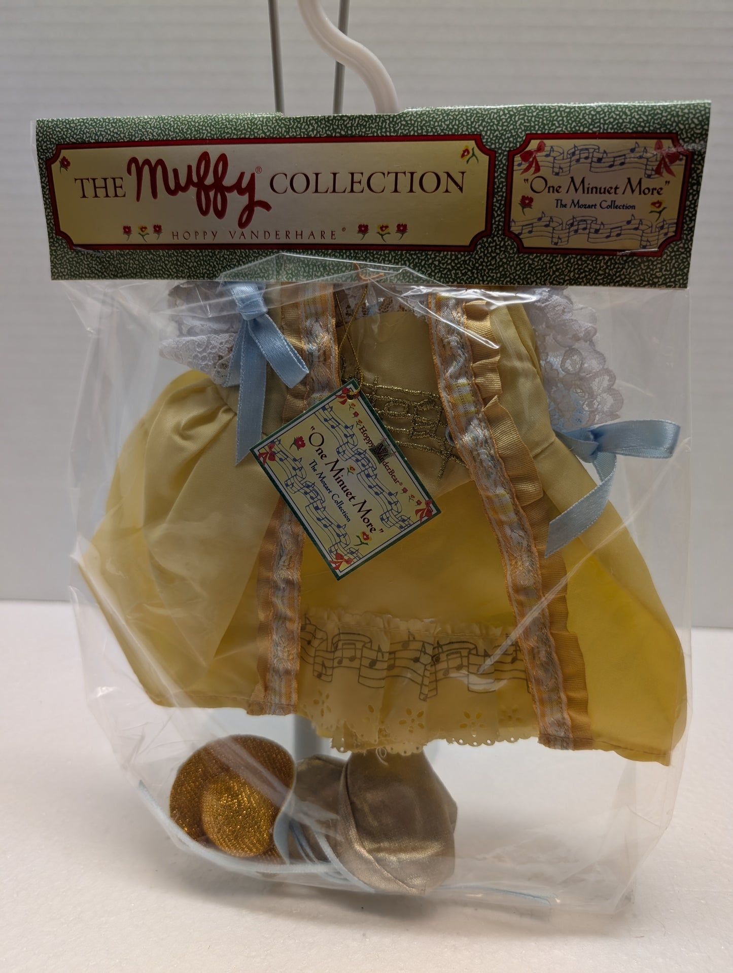 North American One Minuet More The Mozart Collection Hoppy Outfit 4450 image 0