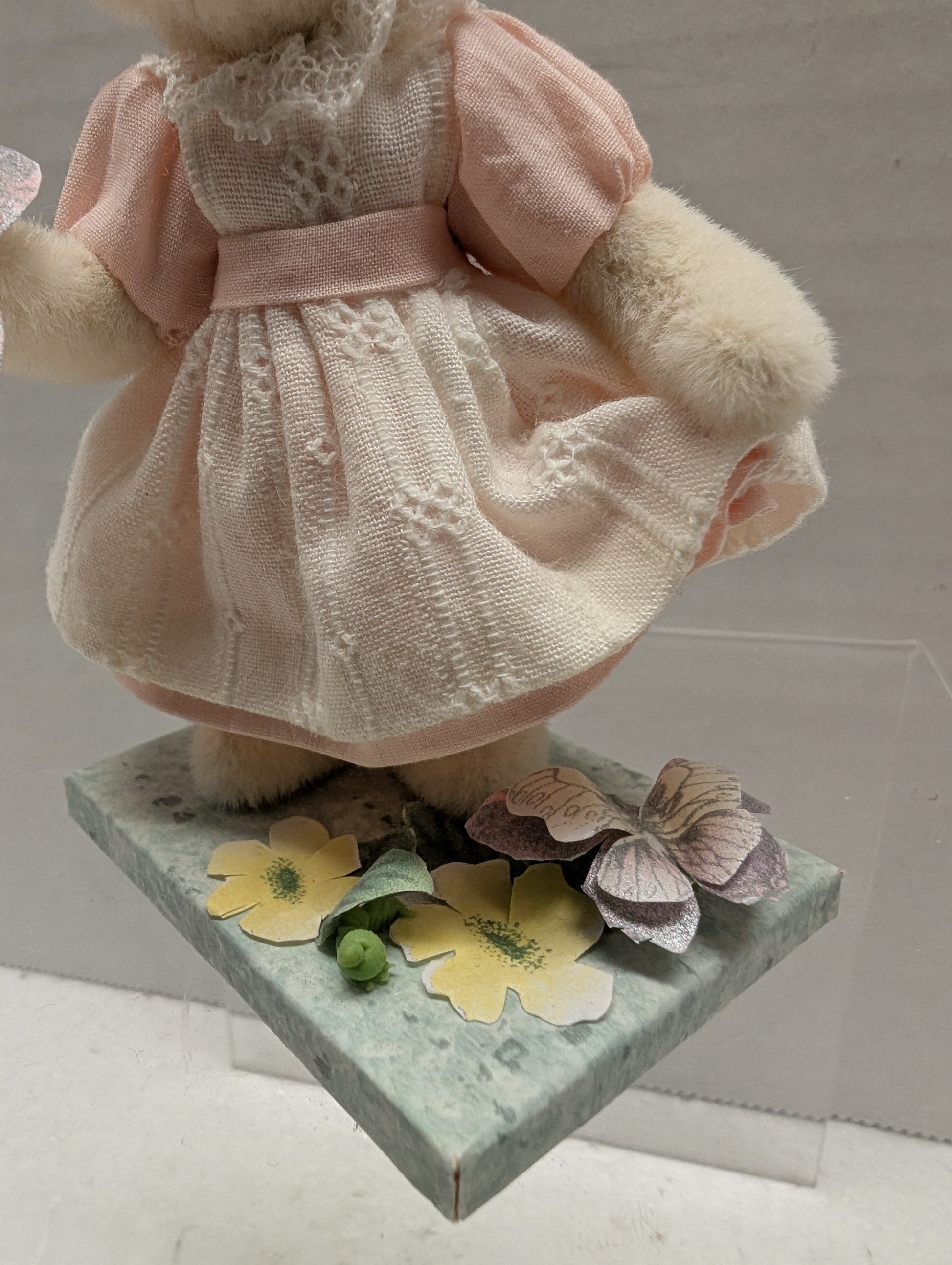 Kathryn Riley Artist Bear " A Little Act of Kindness" image 8