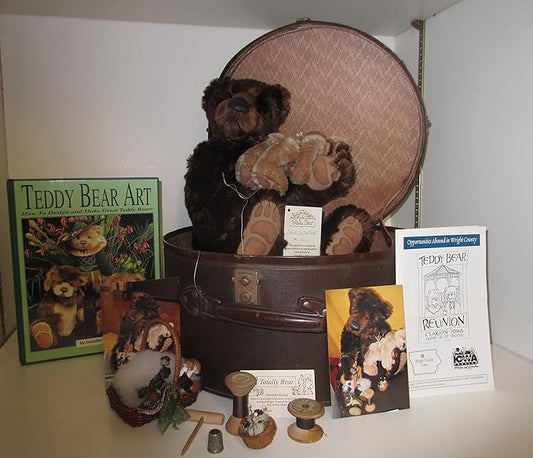 Artist Jennifer Laing  of Totally Bear  Doing it by the Book  Heartland Reunion image 0