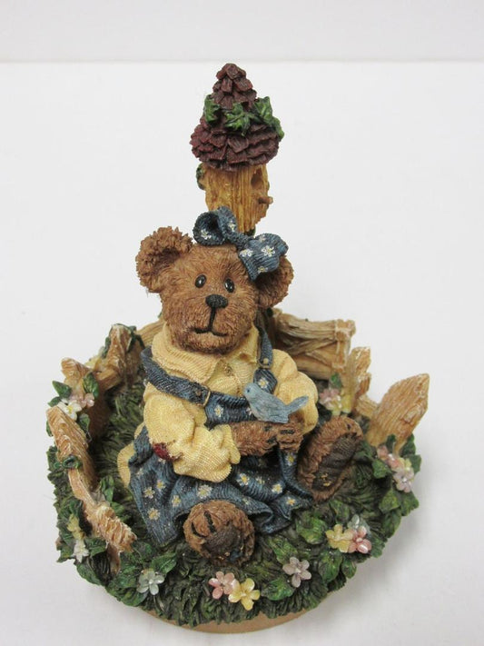Boyds Candletopper Carolyn  Backyard Friends Are Best 651218-1 image 0