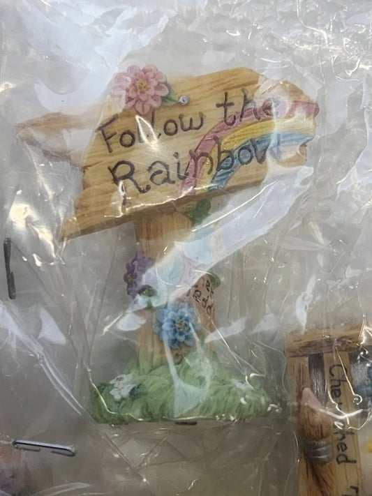Cherished Teddies�Mini Figurines��Follow the Rainbow�#310409 image 0