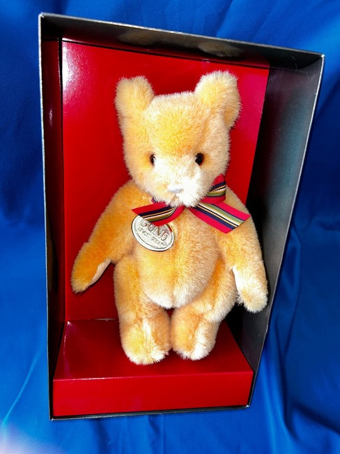 Gund GUNDY Boxed Bear  1991 Collector's Bear image 0