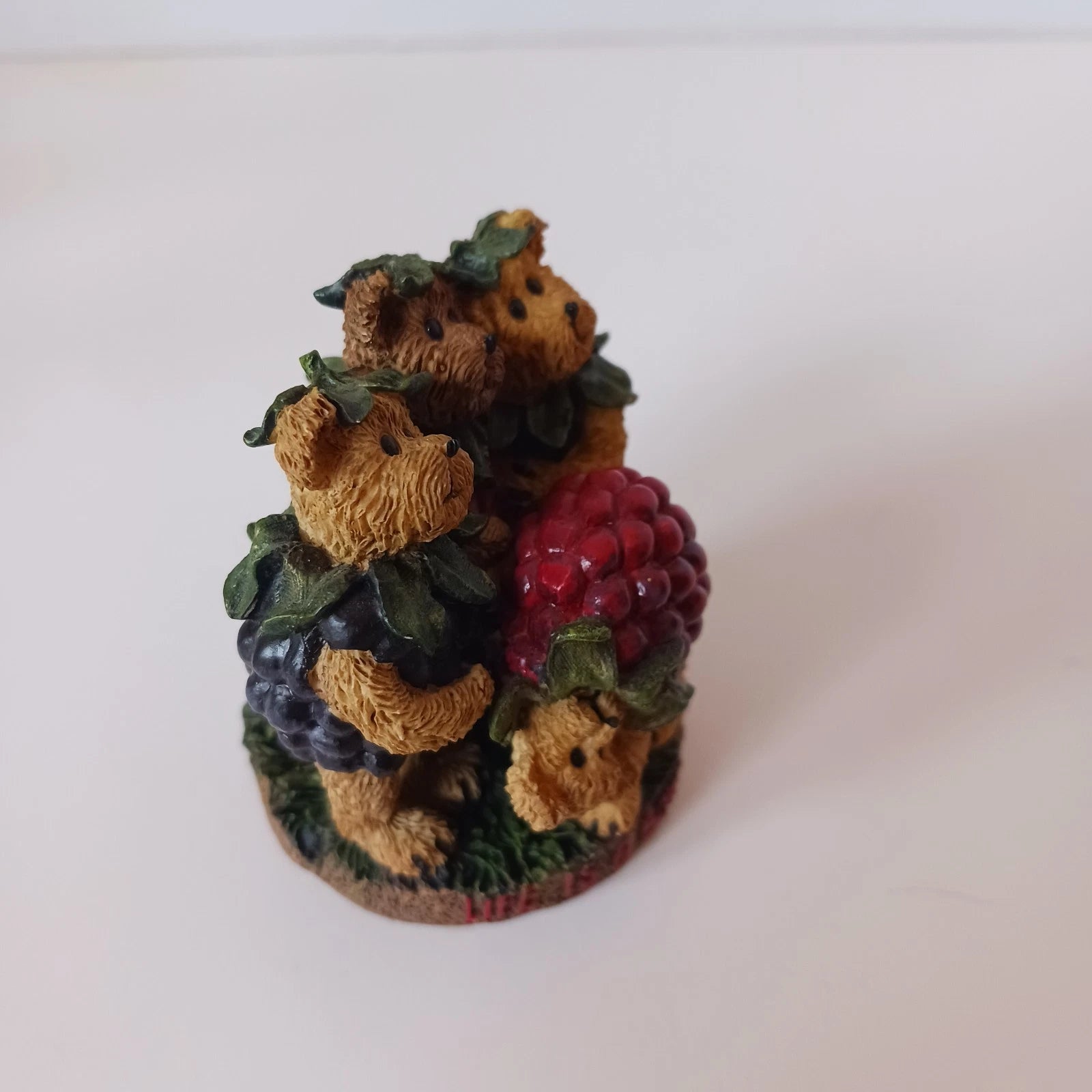 Boyds Bear Resin Frank, Oscar Barney & Stu 2004-21  Berries image 6