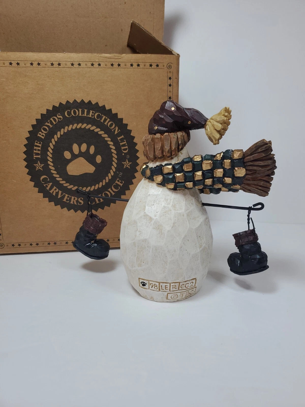 Boyds Carvers Choice - Burt ... Bundle Up - Style # 370202 Ornament image 5