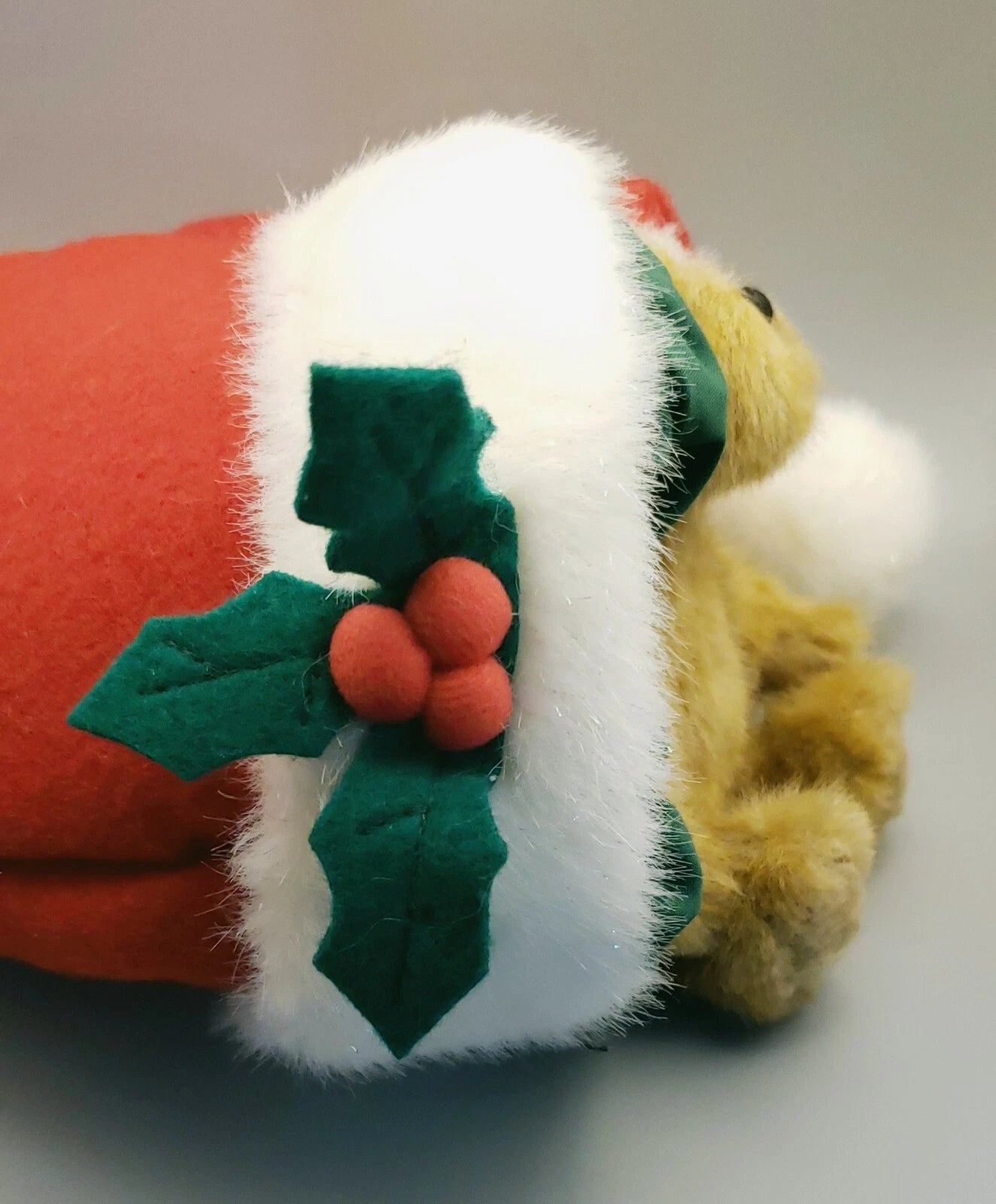 Boyds Bear Plush Kringlebeary's Hat w.Bear and Santa Hat  811782 image 1
