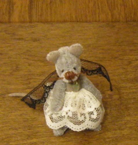 Ganz Cottage Miniatures Molly Mouse CC7024 image 2