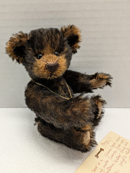 Artist Jennifer Laing  of Totally Bear Bruno German Tipped Mohair Gold Chain image 0